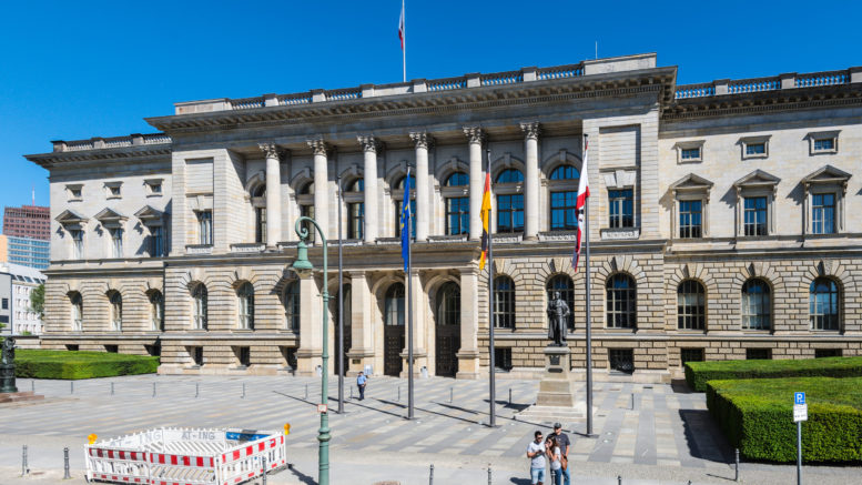 Protestaktion vor dem Berliner Abgeordnetenhaus: Kein Zurück beim BerlHG